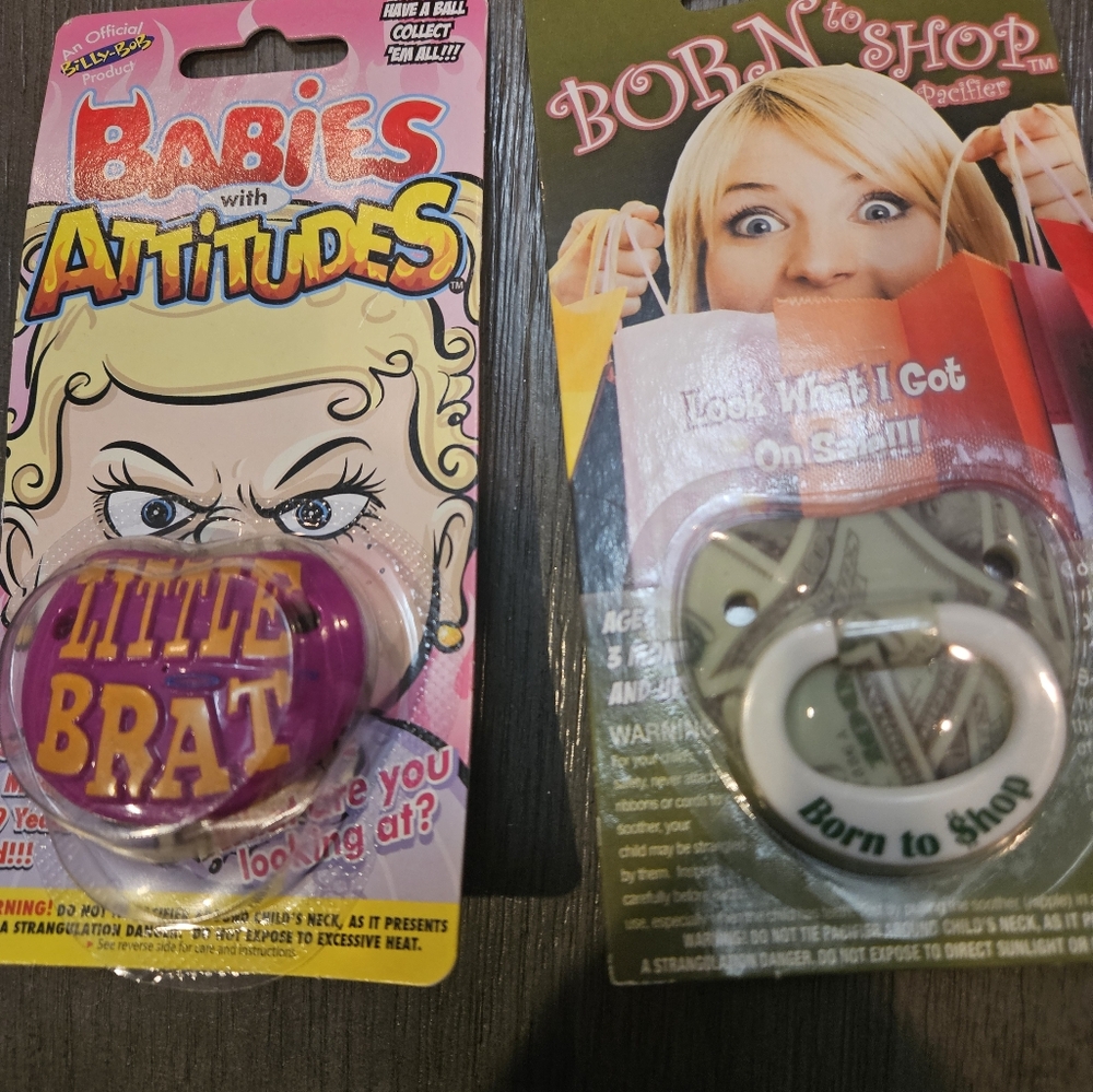 PACIFIERS (2)